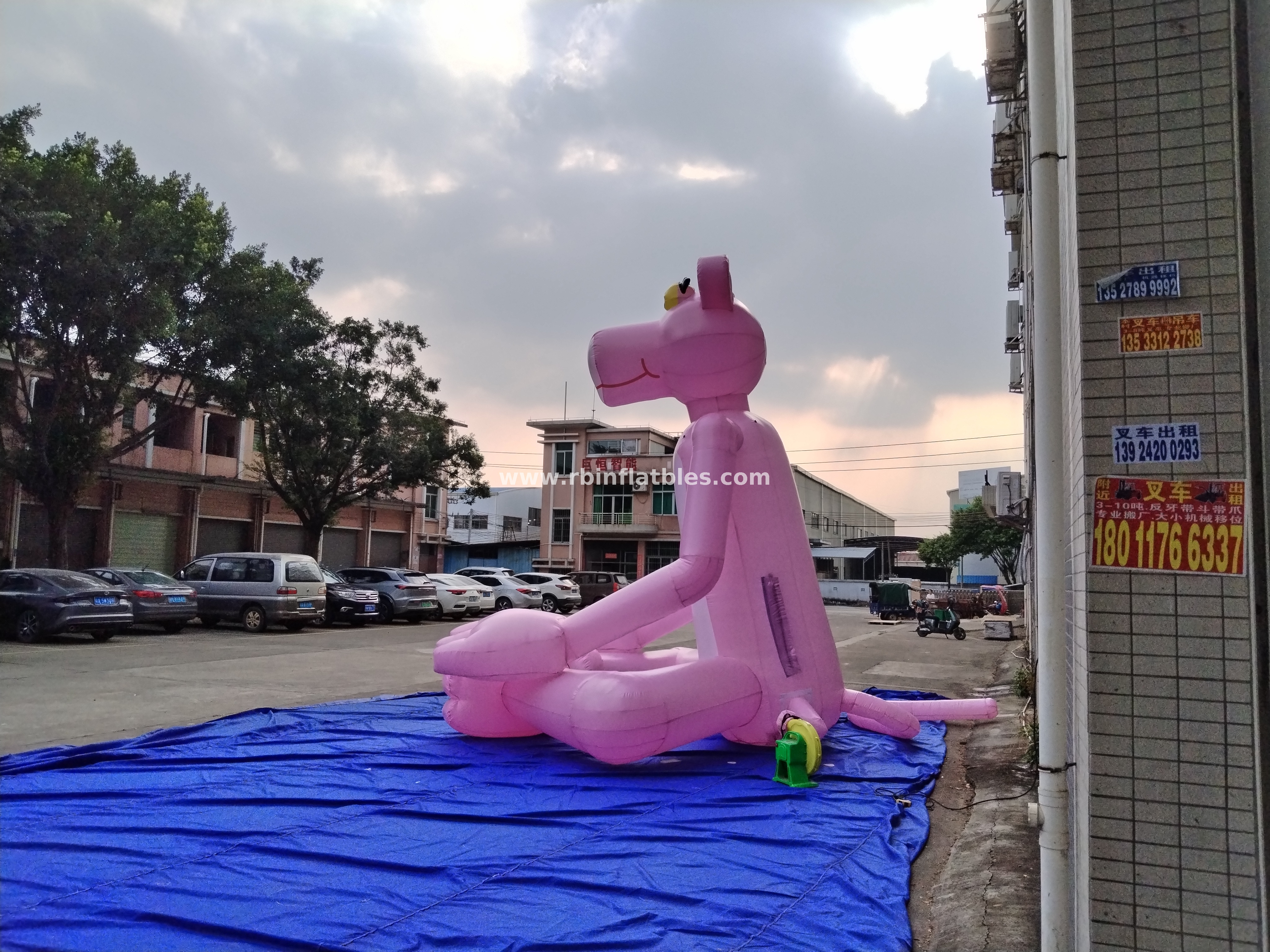 RB22122 Inflatable Pink Naughty Leopard Cartoon