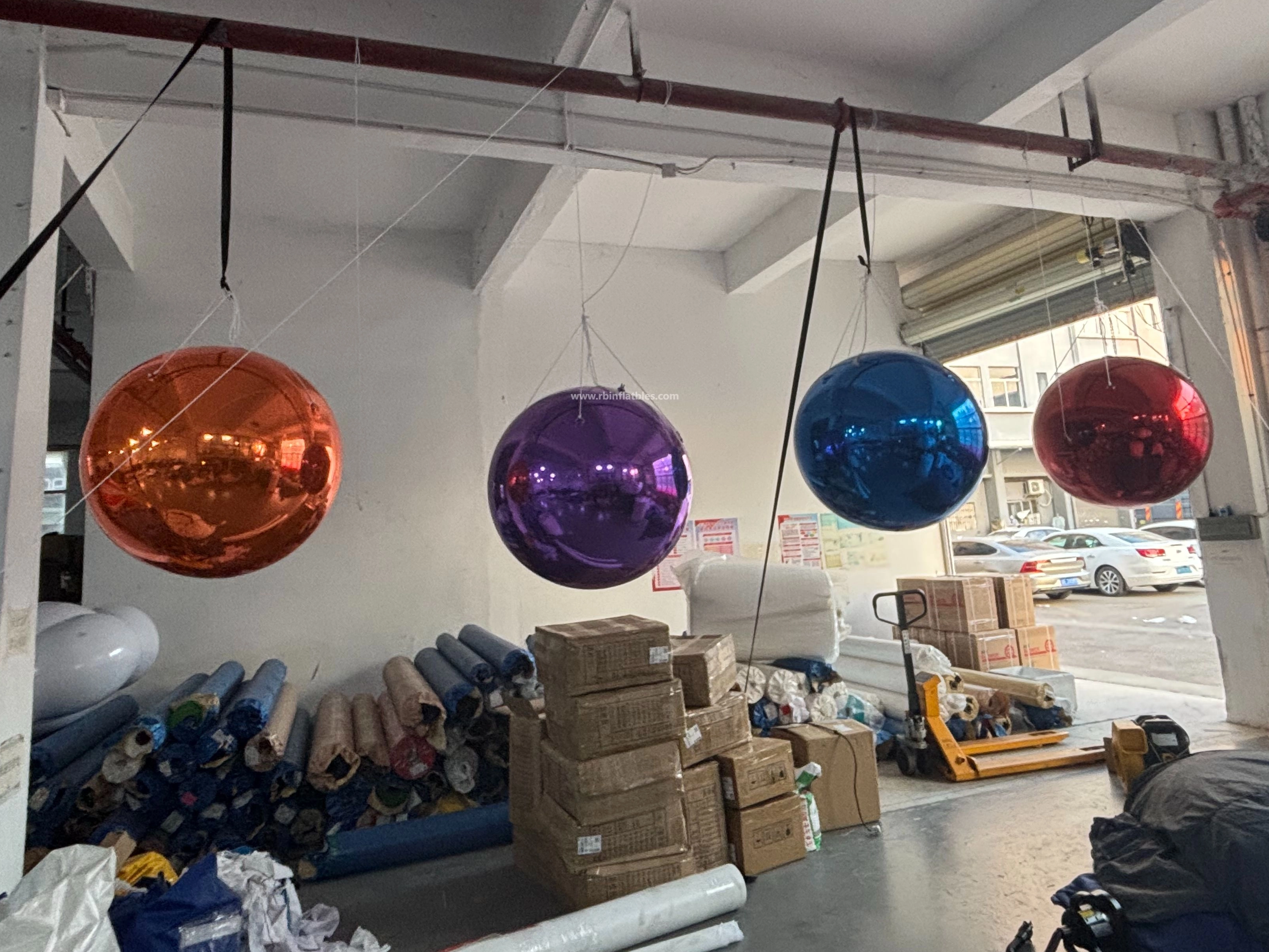 RB22049 Inflatable mirror ball