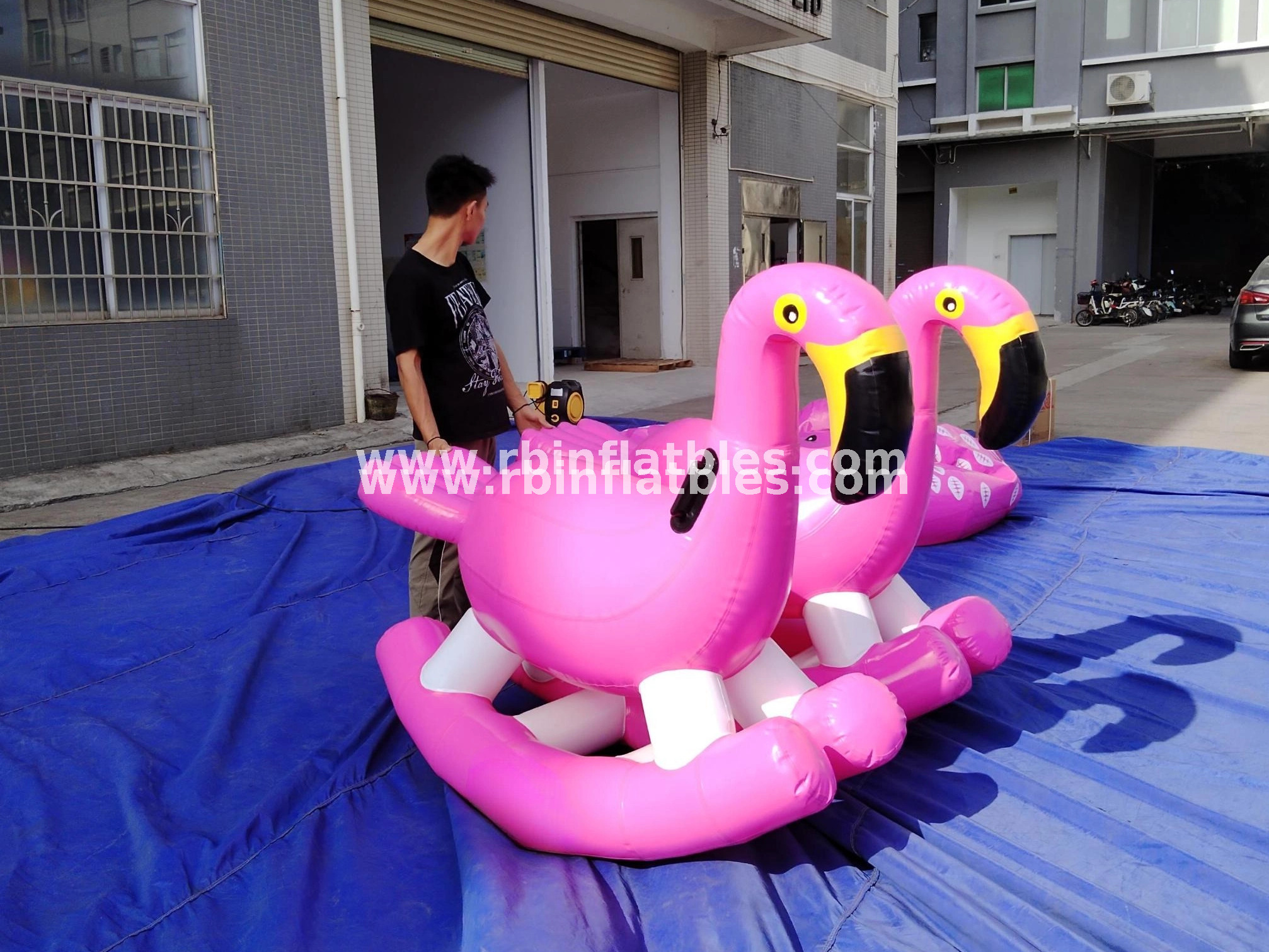 RB33268-3 Inflatable Flamingo