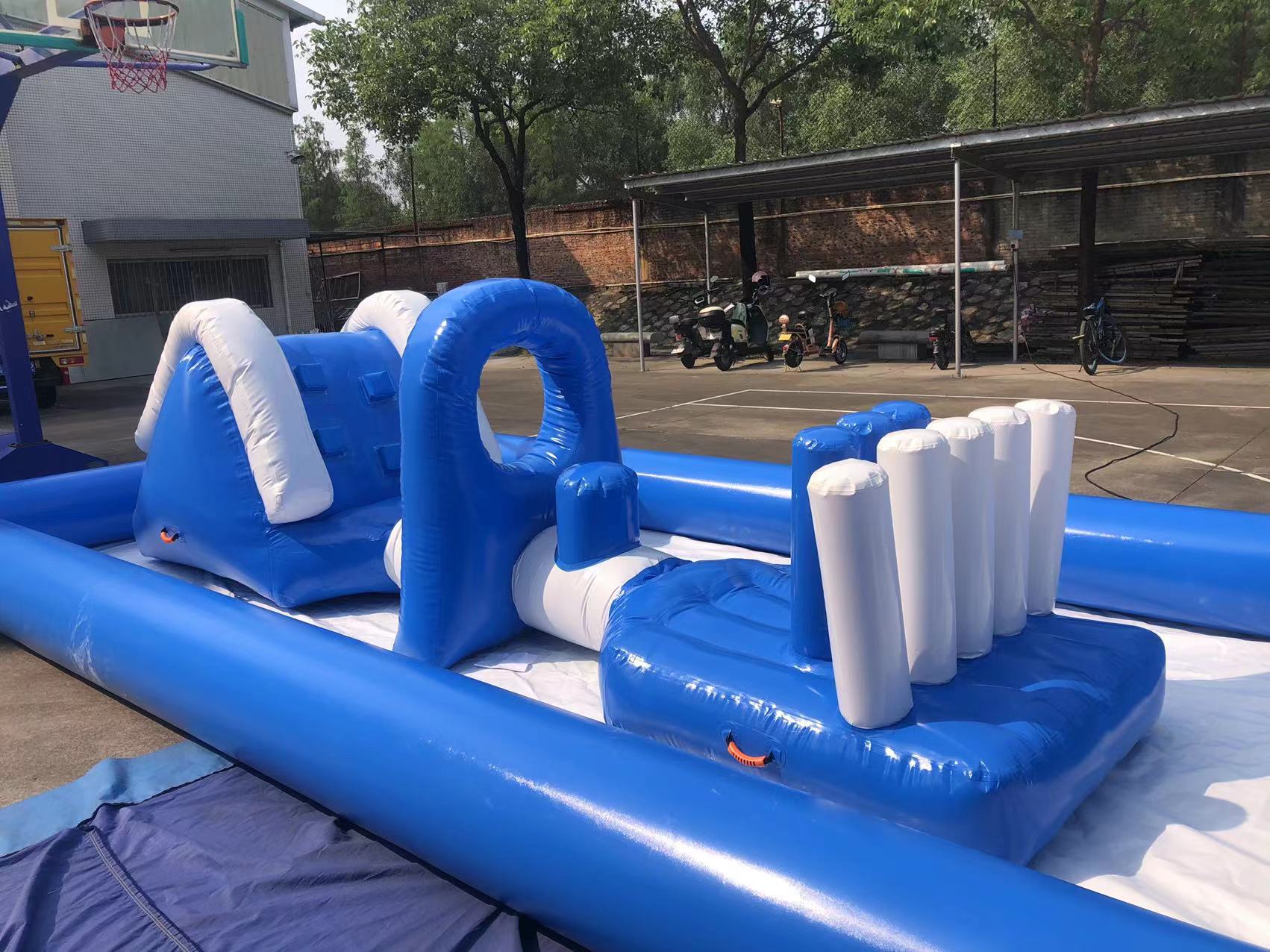 Track obstacle with pool