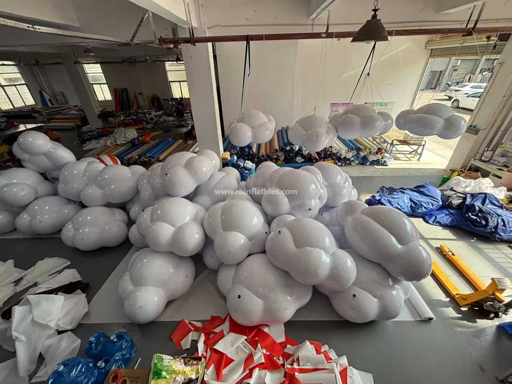 RB22216 Inflatable cloud