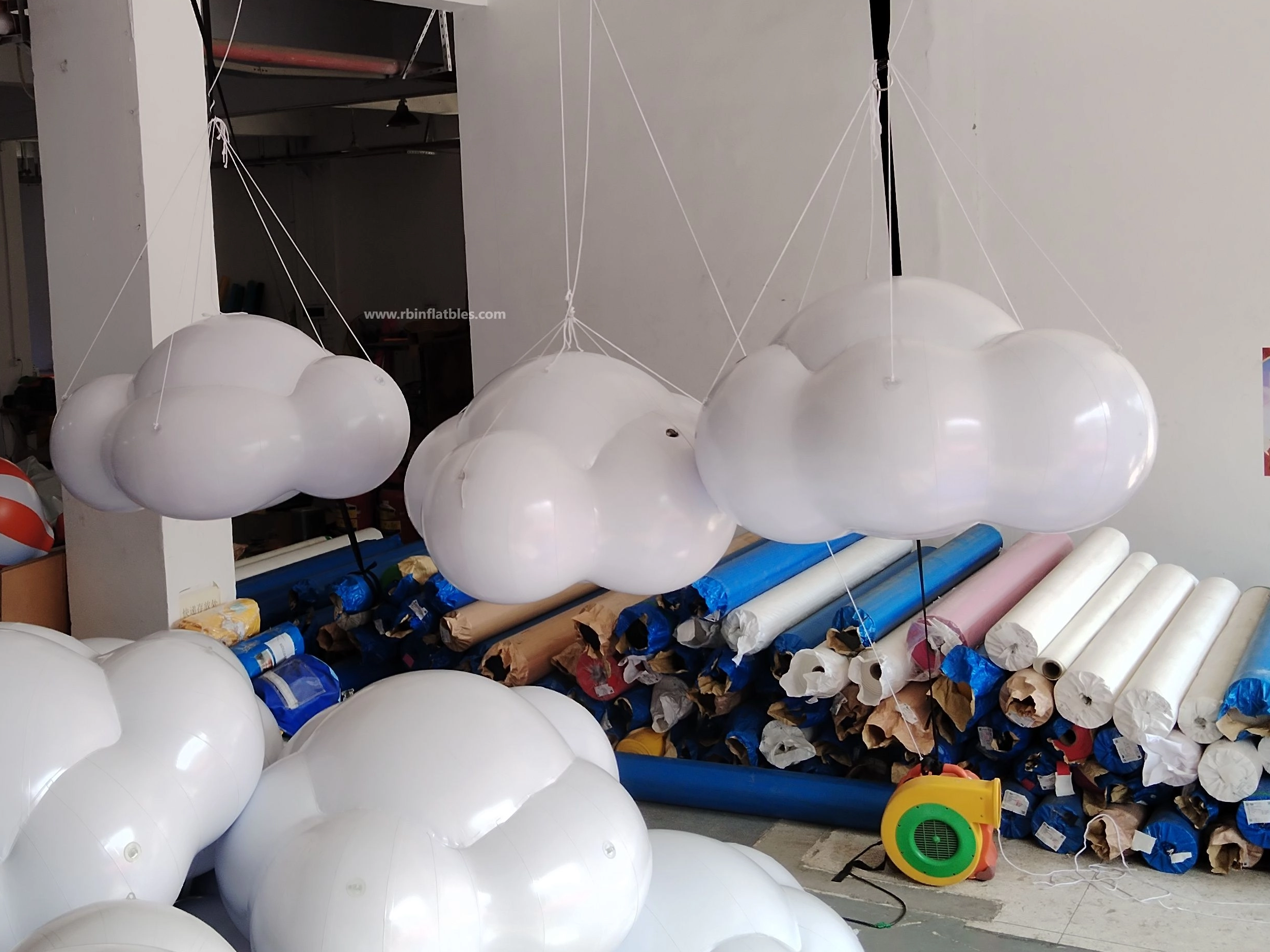 RB22216 Inflatable cloud