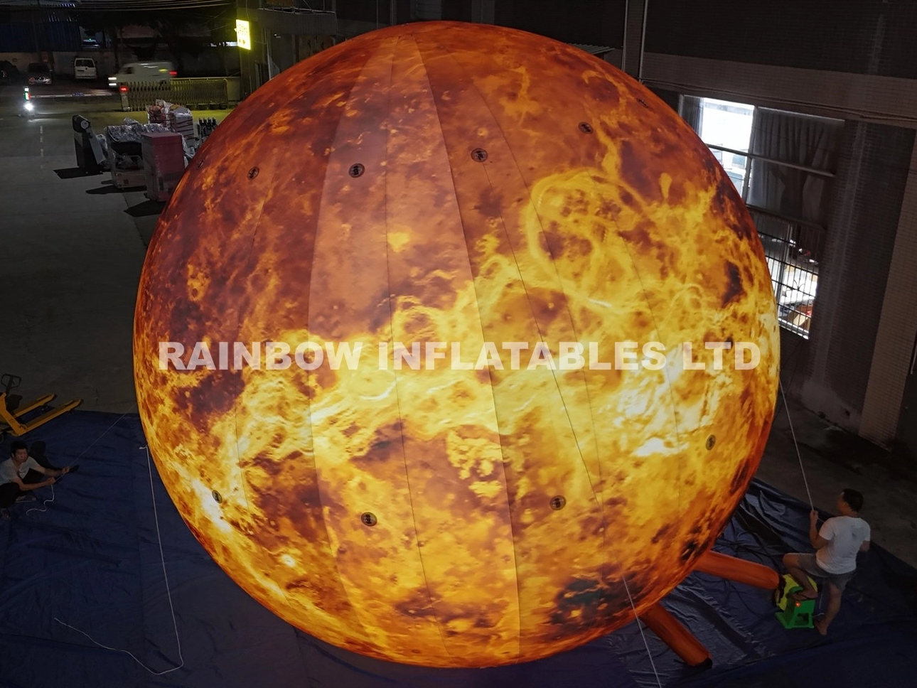 Inflatable Glowing Venus