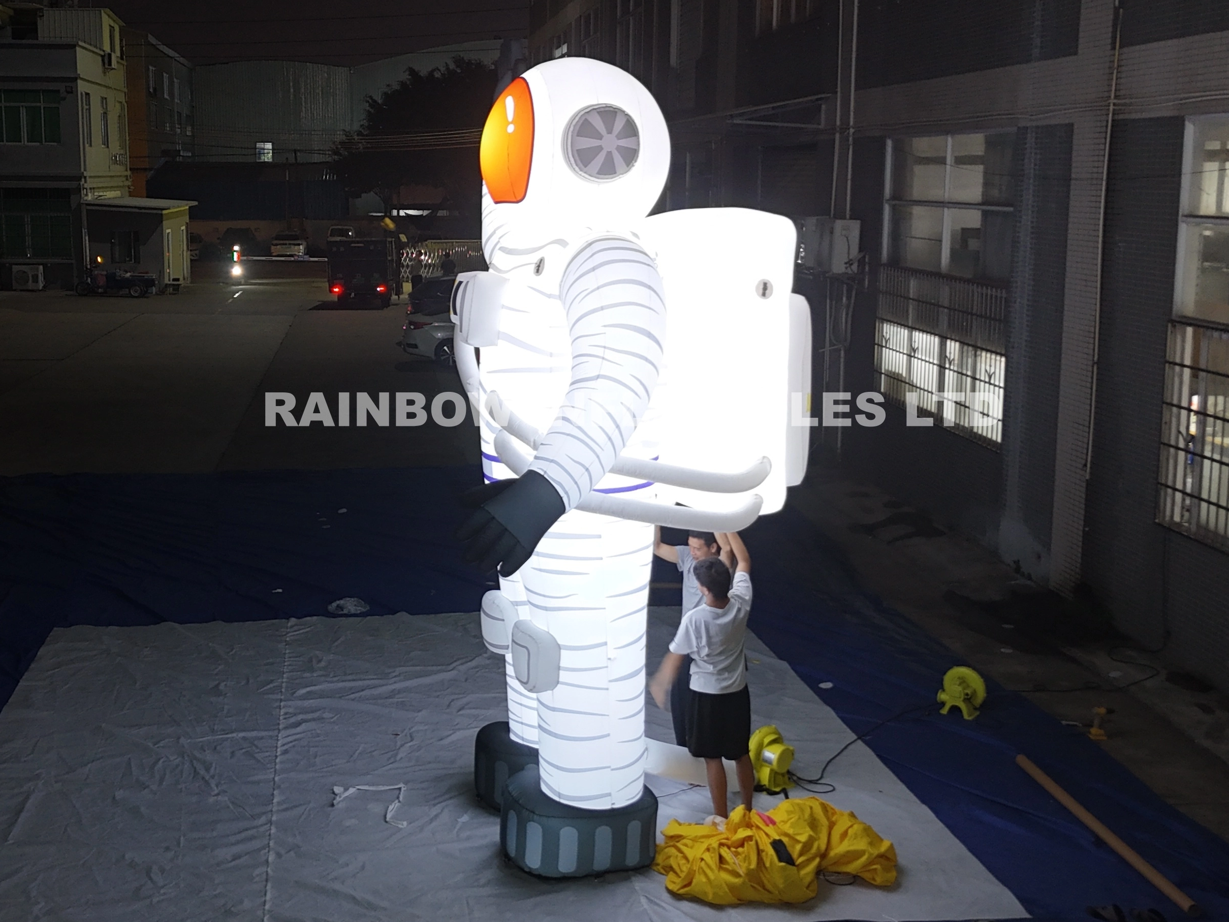 Astronauta gonfiabile con luce a LED