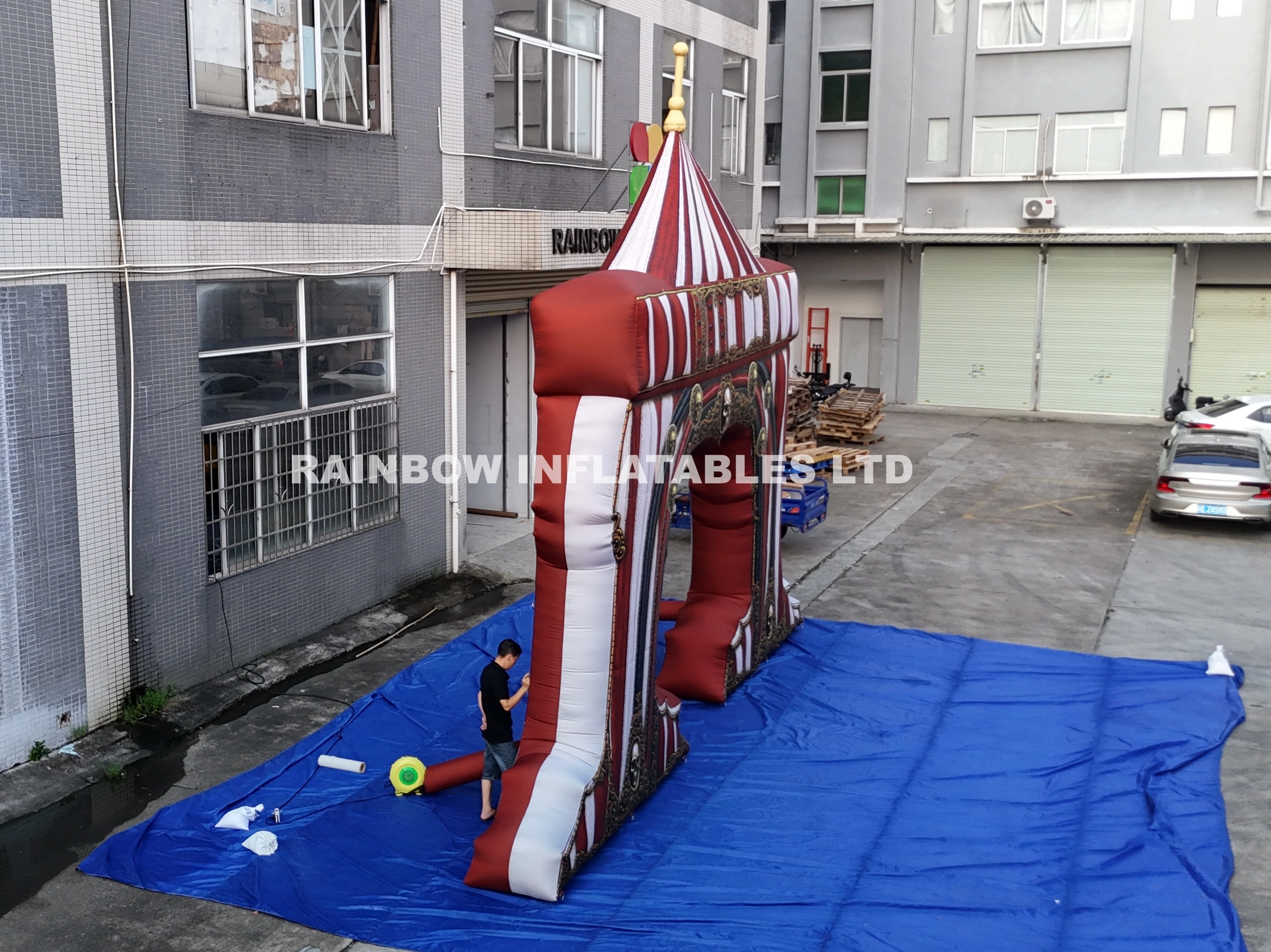Halloween Inflatable Haunted House Entrance Archway with Skulls
