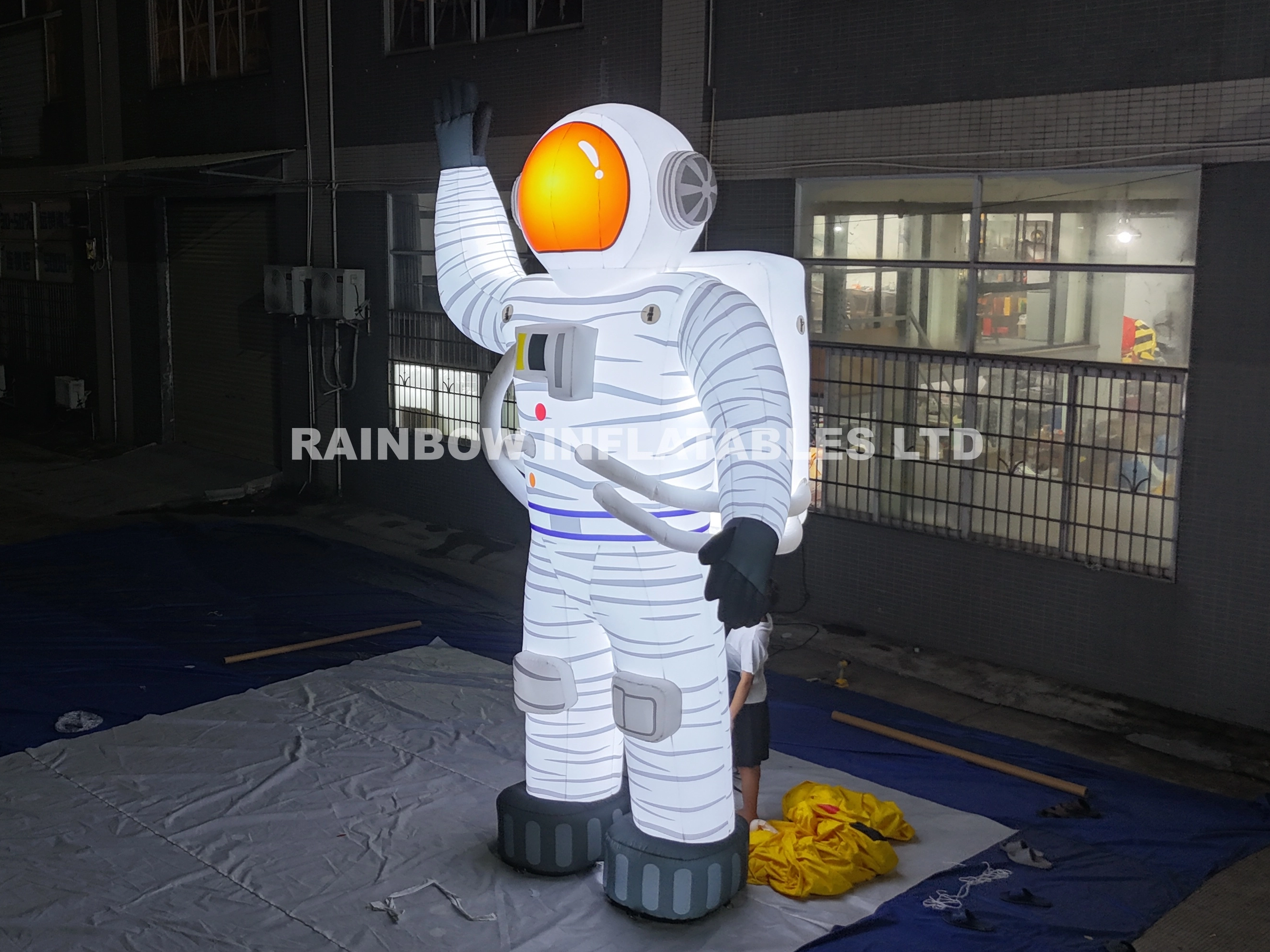Astronauta gonfiabile con luce a LED